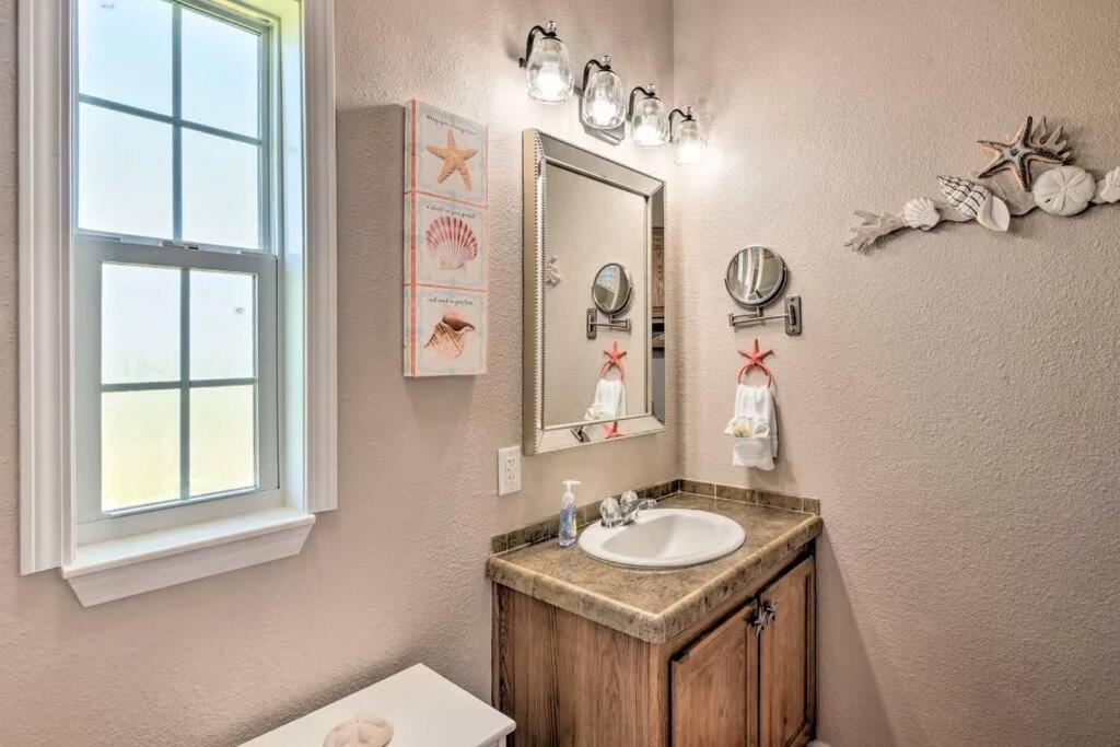 Coastal Heaven - Crystal Beach Relaxing Beach Home Bolivar Peninsula エクステリア 写真